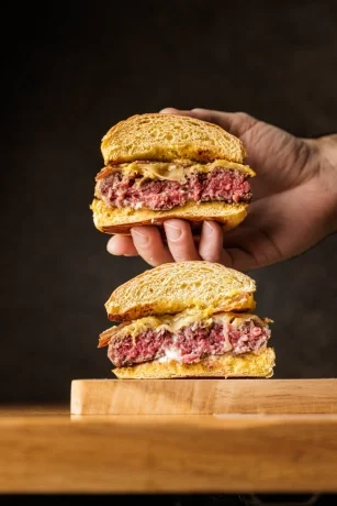 irresistible-mitades